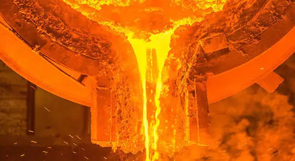 Slag Skimming and Molten Pouring